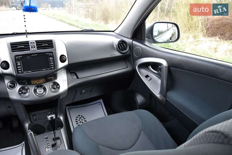 Внедорожник / Кроссовер Toyota RAV4 2010 в Дрогобыче