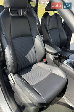 Внедорожник / Кроссовер Toyota RAV4 2020 в 
