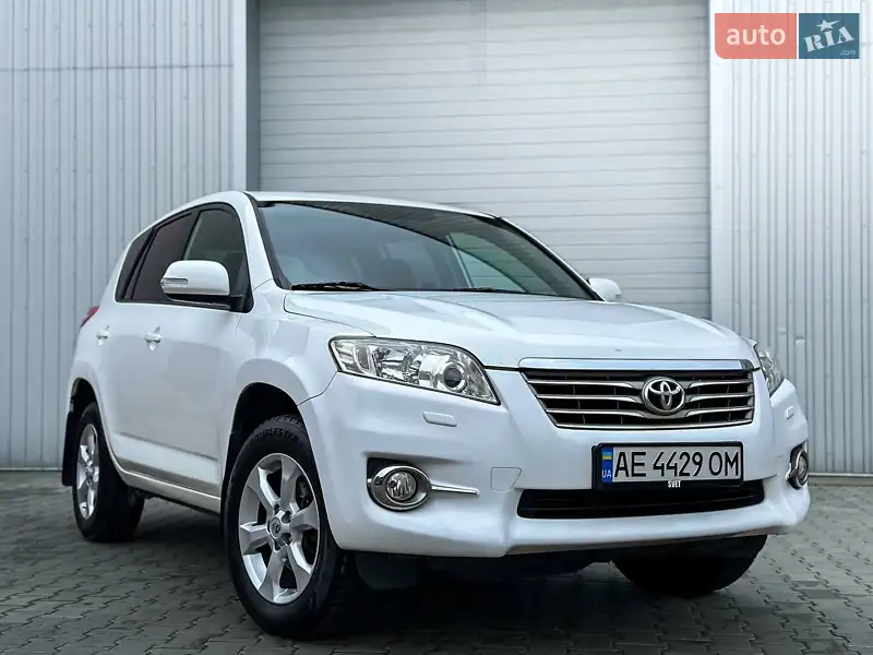 Позашляховик / Кросовер Toyota RAV4 2011 в 