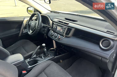 Внедорожник / Кроссовер Toyota RAV4 2014 в 