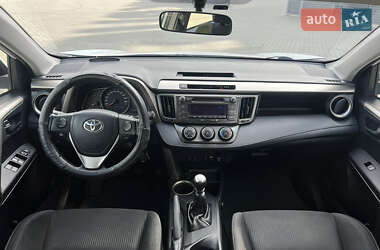 Внедорожник / Кроссовер Toyota RAV4 2014 в 