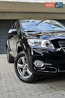 Позашляховик / Кросовер Toyota RAV4 2010 в 