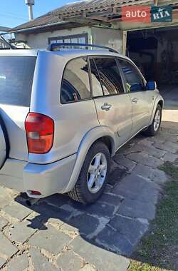 Внедорожник / Кроссовер Toyota RAV4 2002 в 