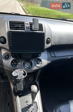 Внедорожник / Кроссовер Toyota RAV4 2009 в 