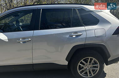 Позашляховик / Кросовер Toyota RAV4 2021 в Полтаві