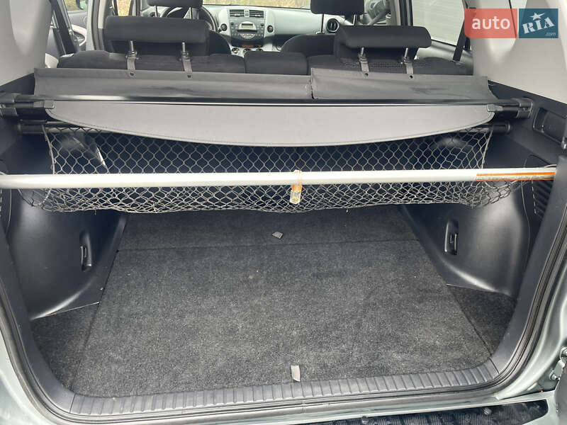 Внедорожник / Кроссовер Toyota RAV4 2008 в Виннице