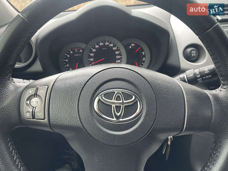 Внедорожник / Кроссовер Toyota RAV4 2008 в Виннице