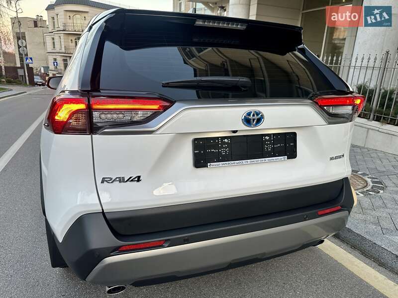 Внедорожник / Кроссовер Toyota RAV4 2025 в Киеве