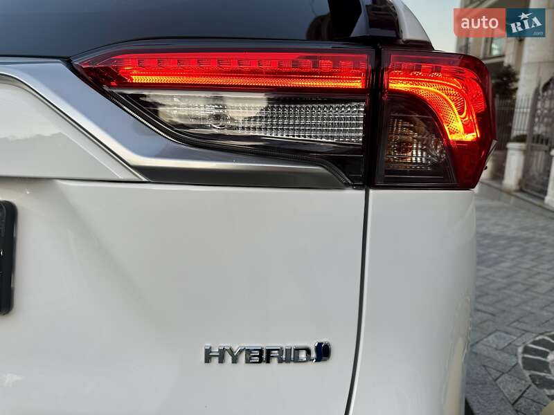 Внедорожник / Кроссовер Toyota RAV4 2025 в Киеве