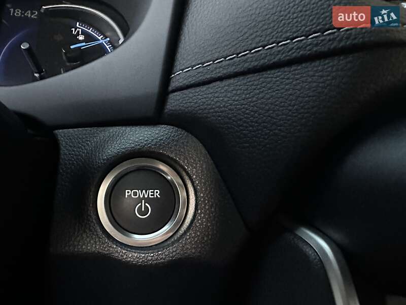 Внедорожник / Кроссовер Toyota RAV4 2025 в Киеве