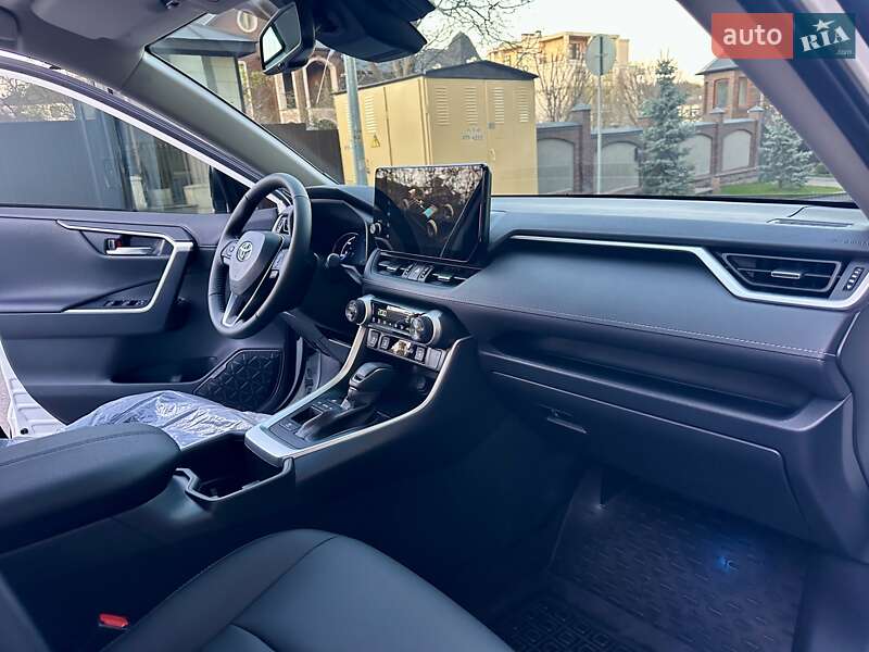 Внедорожник / Кроссовер Toyota RAV4 2025 в Киеве