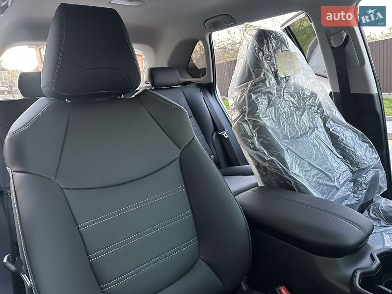 Внедорожник / Кроссовер Toyota RAV4 2025 в Киеве