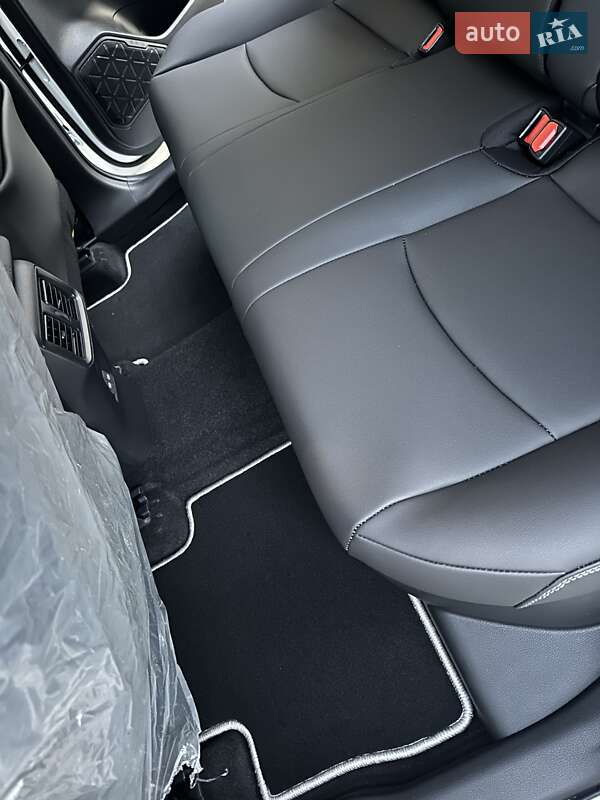 Внедорожник / Кроссовер Toyota RAV4 2025 в Киеве