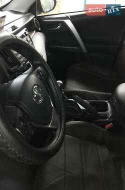 Внедорожник / Кроссовер Toyota RAV4 2017 в 