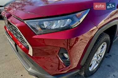 Внедорожник / Кроссовер Toyota RAV4 2019 в 