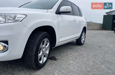 Позашляховик / Кросовер Toyota RAV4 2011 в 