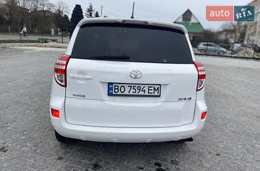 Позашляховик / Кросовер Toyota RAV4 2011 в 