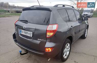 Внедорожник / Кроссовер Toyota RAV4 2010 в 