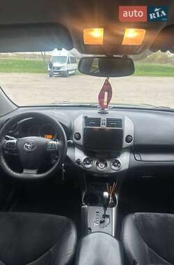 Внедорожник / Кроссовер Toyota RAV4 2010 в 