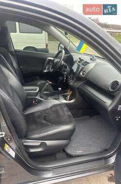 Внедорожник / Кроссовер Toyota RAV4 2010 в 