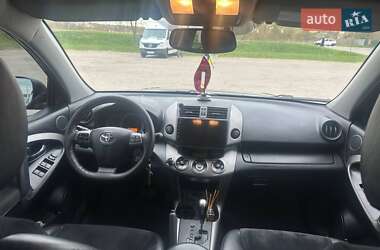 Внедорожник / Кроссовер Toyota RAV4 2010 в 