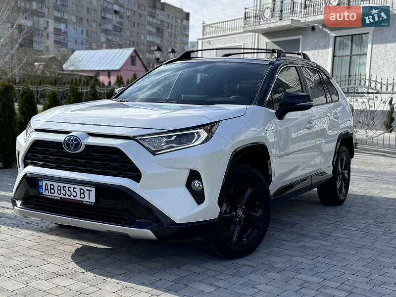 Позашляховик / Кросовер Toyota RAV4 2019 в 