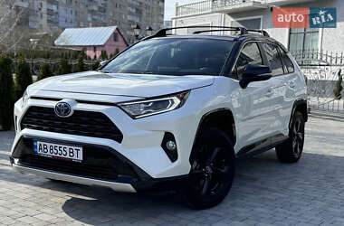 Позашляховик / Кросовер Toyota RAV4 2019 в 