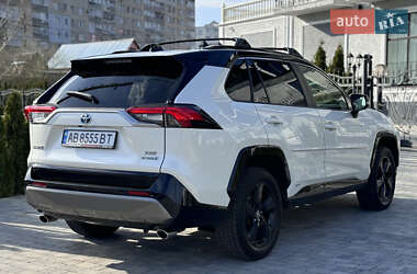 Позашляховик / Кросовер Toyota RAV4 2019 в 