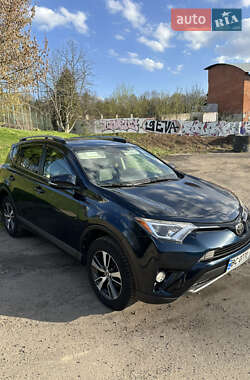 Внедорожник / Кроссовер Toyota RAV4 2016 в 