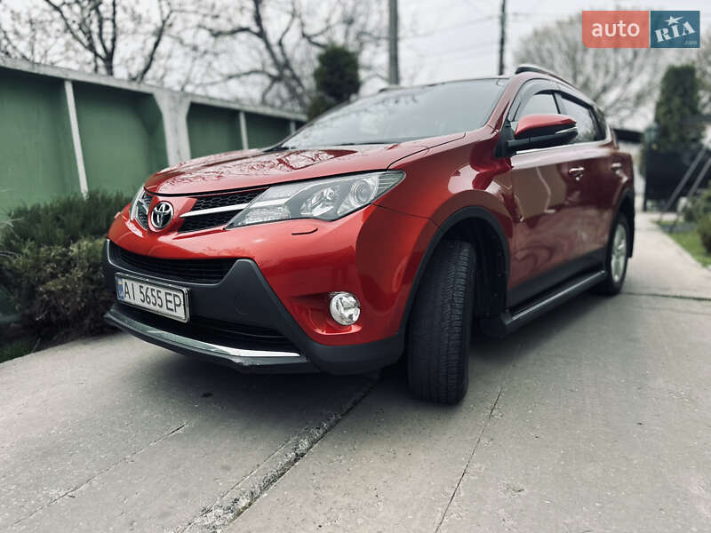 Внедорожник / Кроссовер Toyota RAV4 2013 в 