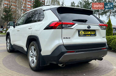 Внедорожник / Кроссовер Toyota RAV4 2019 в 