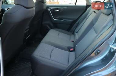 Внедорожник / Кроссовер Toyota RAV4 2023 в 