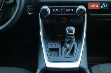 Внедорожник / Кроссовер Toyota RAV4 2023 в 
