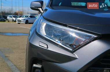 Внедорожник / Кроссовер Toyota RAV4 2023 в 