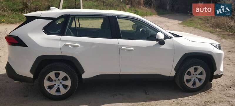 Позашляховик / Кросовер Toyota RAV4 2020 в Львові фото 3 Позашляховик / Кросовер Toyota RAV4 2020 в Львові
