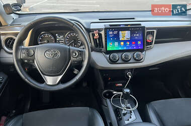 Внедорожник / Кроссовер Toyota RAV4 2013 в 