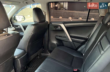 Внедорожник / Кроссовер Toyota RAV4 2013 в 