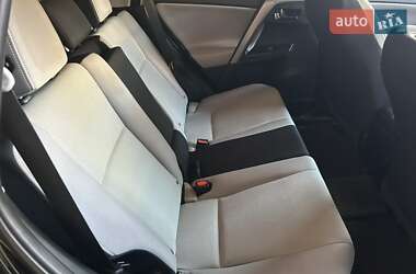 Внедорожник / Кроссовер Toyota RAV4 2018 в 