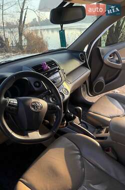 Внедорожник / Кроссовер Toyota RAV4 2010 в 