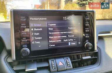 Внедорожник / Кроссовер Toyota RAV4 2021 в 