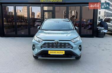 Внедорожник / Кроссовер Toyota RAV4 2023 в 