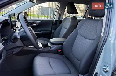 Внедорожник / Кроссовер Toyota RAV4 2023 в 