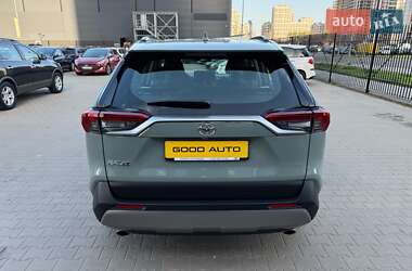 Внедорожник / Кроссовер Toyota RAV4 2023 в 
