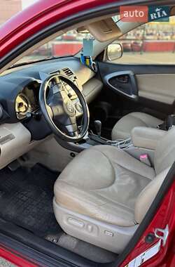 Внедорожник / Кроссовер Toyota RAV4 2006 в 