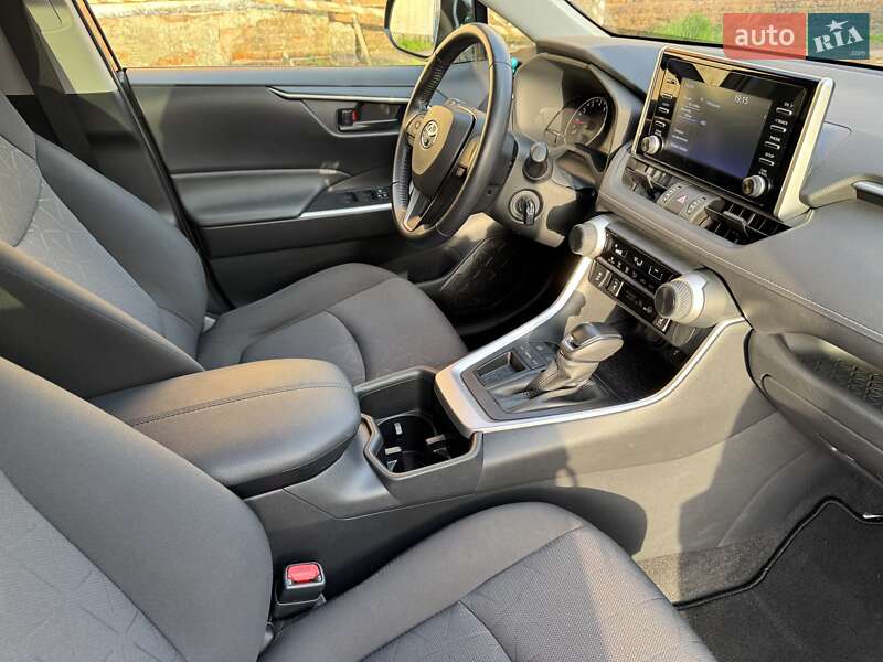 Позашляховик / Кросовер Toyota RAV4 2022 в Львові