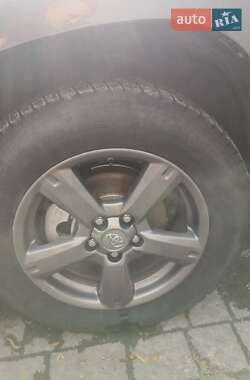 Внедорожник / Кроссовер Toyota RAV4 2012 в 