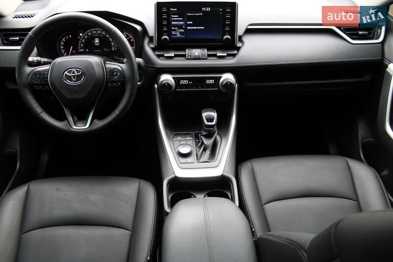 Внедорожник / Кроссовер Toyota RAV4 2022 в Ровно