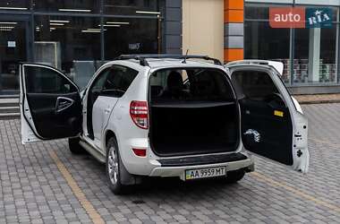 Внедорожник / Кроссовер Toyota RAV4 2010 в 