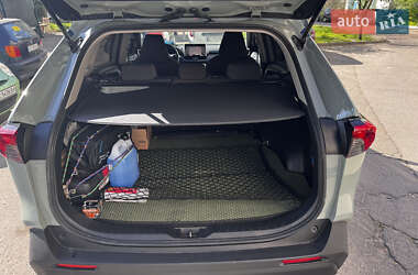 Внедорожник / Кроссовер Toyota RAV4 2022 в 