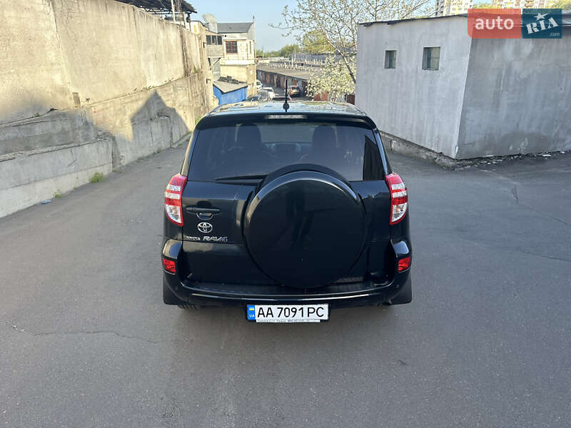 Внедорожник / Кроссовер Toyota RAV4 2012 в Киеве